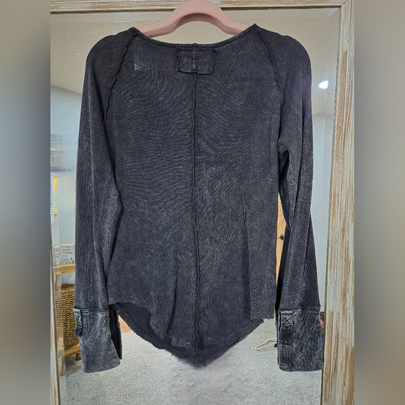 We The Free Charcoal Long Sleeve Top With Denim Cuffs - Picture 3 of 4